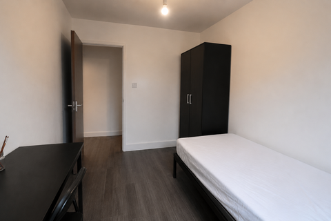 4 bedroom flat for sale, Wardieburn Place West, Edinburgh EH5