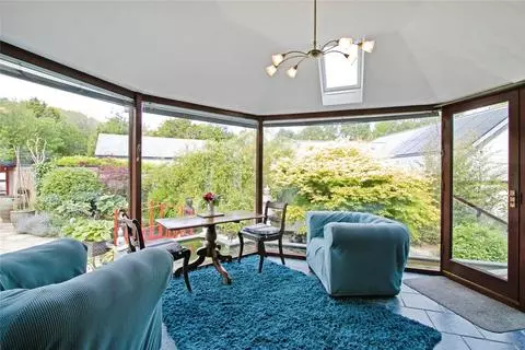 5 bedroom bungalow for sale – pohled 2
