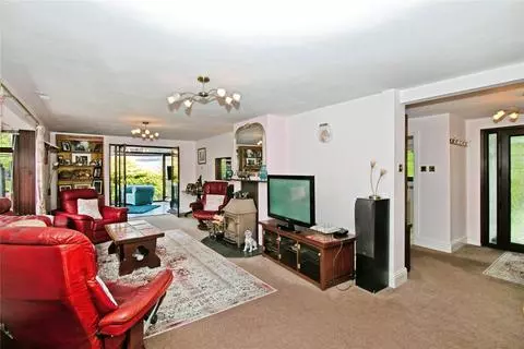 5 bedroom bungalow for sale – pohled 4