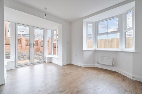 4 bedroom townhouse to rent, Laubella Road, Aylesford, ME20