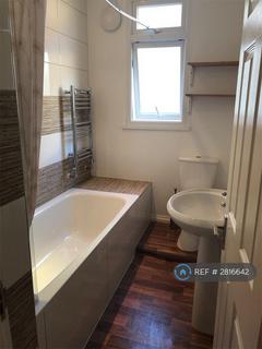 3 bedroom flat to rent, Fishponds Road, Fishponds, Bristol, BS16