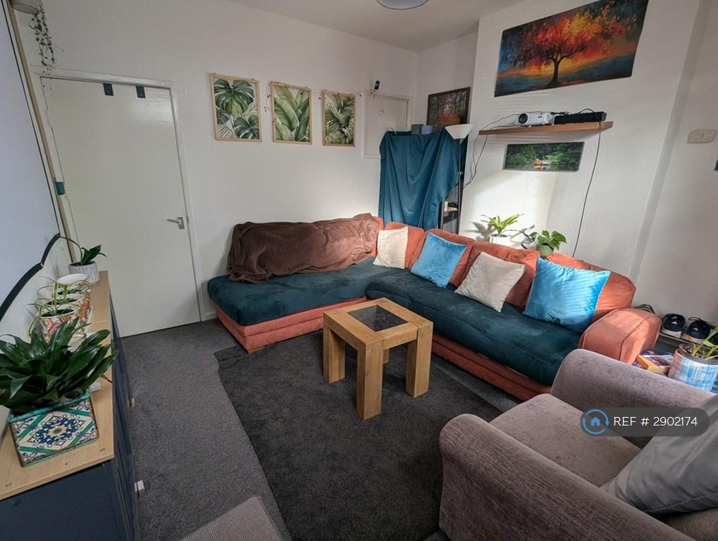 3 bedroom end of terrace house to rent, Nottingham