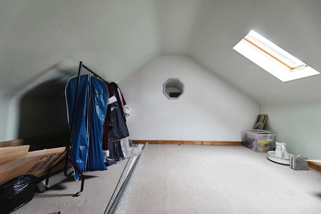 Walk-in wardrobe