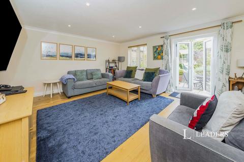 3 bedroom semi-detached house to rent, Mallard Place, East Grinstead, West Sussex, RH19