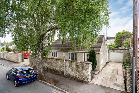 2 bedroom bungalow for sale, The Avenue, Cirencester, Gloucestershire, GL7