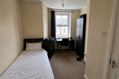 4 bedroom terraced house for sale, Stafford Road, Swinton M27