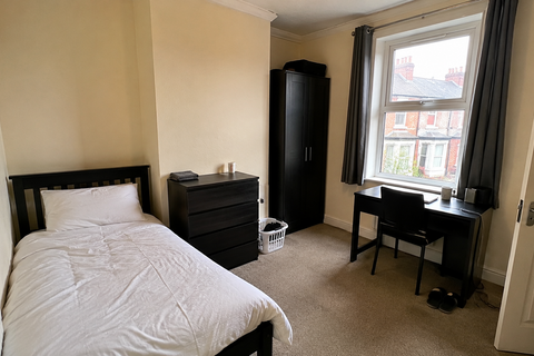 4 bedroom terraced house for sale, Stafford Road, Swinton M27