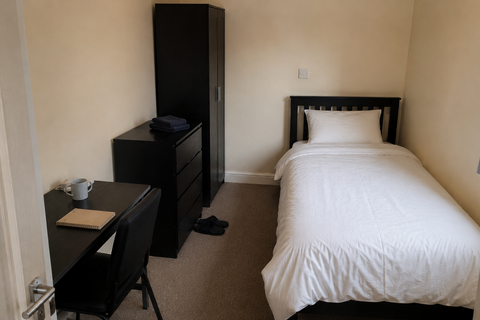 4 bedroom terraced house for sale, Stafford Road, Swinton M27
