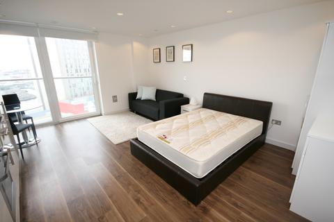 Studio to rent, Number One, Salford Quays M50