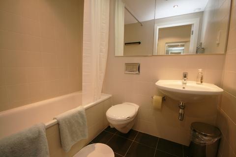 Studio to rent, Number One, Salford Quays M50