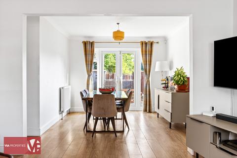 4 bedroom semi-detached house for sale, Grenville Avenue, Broxbourne EN10