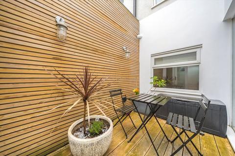 2 bedroom flat for sale, Kingston Road, London SW19