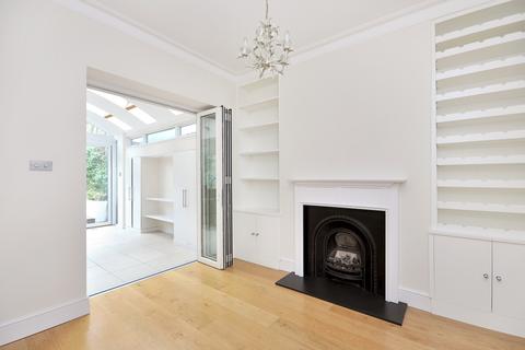 4 bedroom terraced house to rent, Gowrie Road London SW11