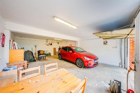 3 bedroom end of terrace house for sale, Iron Mill Lane, Crayford