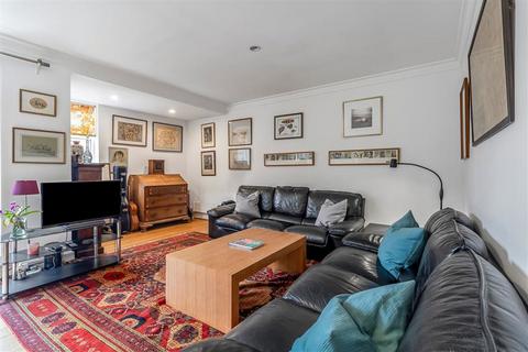3 bedroom terraced house for sale, Nelsons Yard, London NW1
