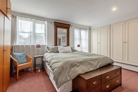 3 bedroom terraced house for sale, Nelsons Yard, London NW1