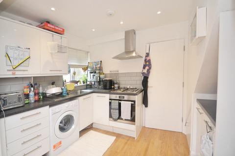 2 bedroom flat to rent, Hainthorpe Rd, West Norwood, London, SE27