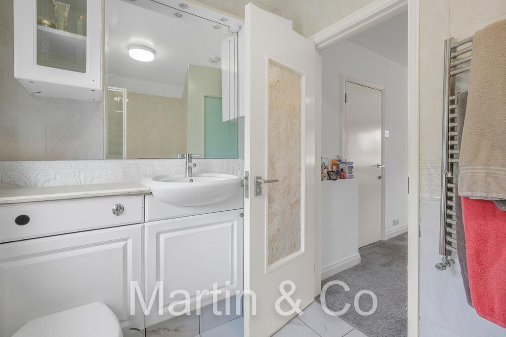 1704314064 -20 Byron Road, Selsdon, CR2 - 25