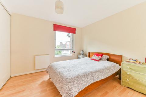 Ardent Close, Norwood, London, SE25