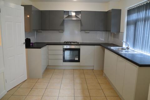 2 bedroom flat to rent, Ellenborough Park North, Somerset BS23