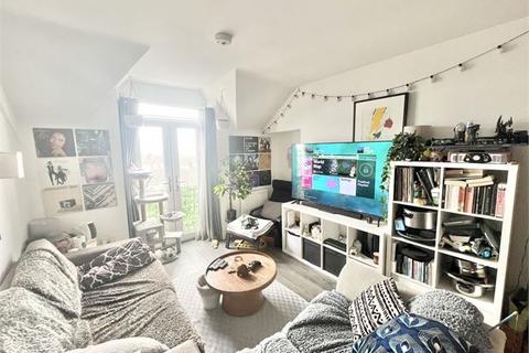 1 bedroom apartment to rent, Walter Road, Swansea,