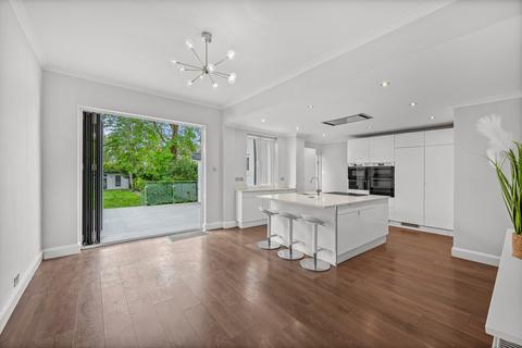 4 bedroom detached house to rent, Winn Road, London