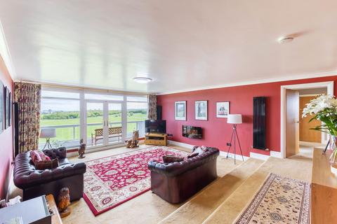 3 bedroom apartment for sale, Montagu Court, Gosforth, Newcastle Upon Tyne