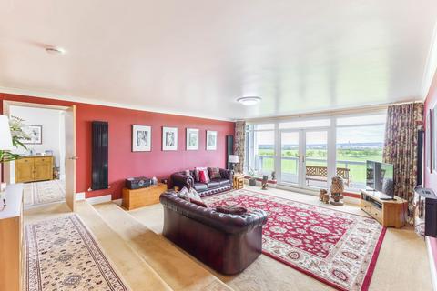 3 bedroom apartment for sale, Montagu Court, Gosforth, Newcastle Upon Tyne