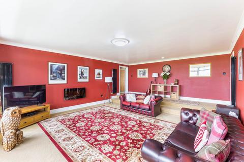 3 bedroom apartment for sale, Montagu Court, Gosforth, Newcastle Upon Tyne