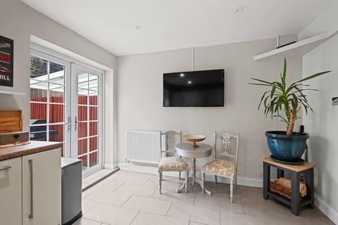 3 bedroom townhouse for sale, Avondale Road, Bromley