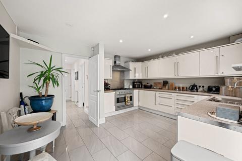 3 bedroom townhouse for sale, Avondale Road, Bromley