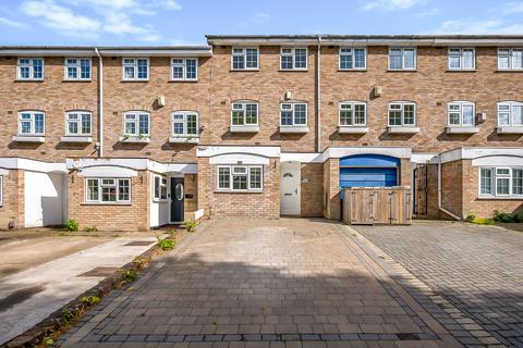 3 bedroom townhouse for sale, Avondale Road, Bromley