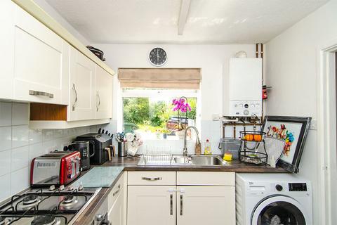 2 bedroom terraced house to rent, Mill Crescent, Cannock WS11