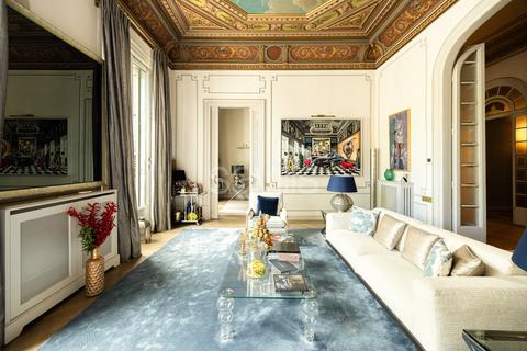 6 bedroom apartment, Flat For Sale In Eixample, Eixample, Barcelona