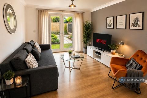 3 bedroom semi-detached house to rent, Hacking Street, Salford, M7