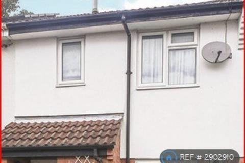 2 bedroom terraced house to rent, Brambles Farm Drive, Uxbridge, UB10