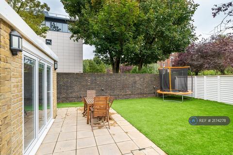 5 bedroom end of terrace house to rent, Chartfield Square, London, SW15