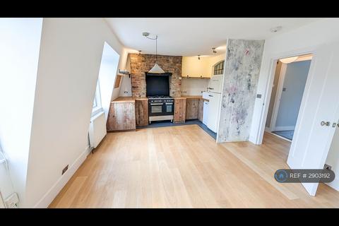 1 bedroom flat to rent, Balham High Road, London, SW12