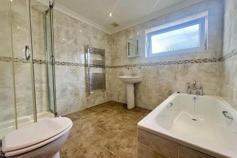 3 bedroom bungalow to rent, Roselidden Parc, Helston