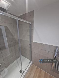 Studio to rent, Alexander House, Manchester, M16