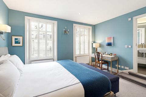 3 bedroom end of terrace house for sale, Eccleston Square Mews, London, SW1V
