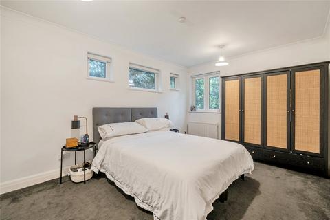 3 bedroom flat for sale, Manor Place, Mavelstone Road, Bromley