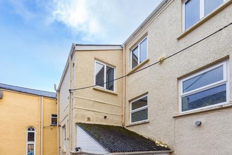 2 bedroom flat for sale, High Street, Crediton, EX17