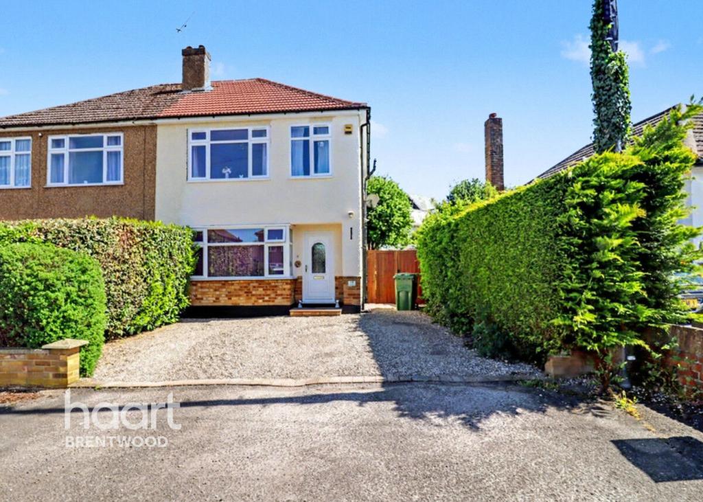 Detached house exterior, driveway