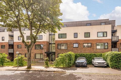 2 bedroom flat to rent, Lingfield Crescent, London