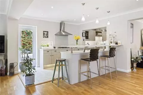 7 bedroom detached house for sale – pohled 3