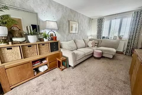 2 bedroom semi-detached house for sale - View 2