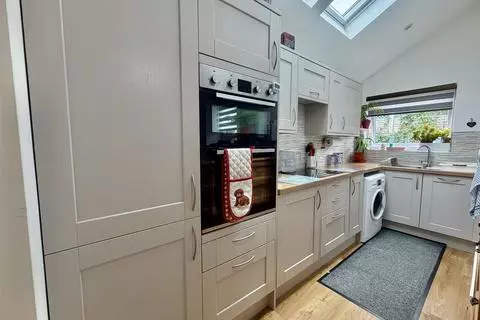 2 bedroom semi-detached house for sale - View 5