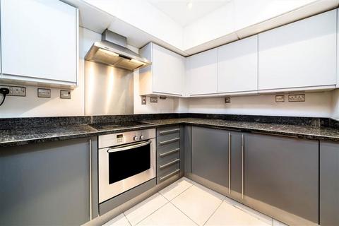 3 bedroom flat to rent, Albert Embankment, London SE1