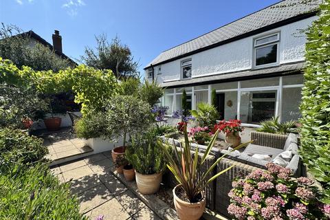 4 bedroom detached house for sale, Polgoda Road, Goonhavern, Truro